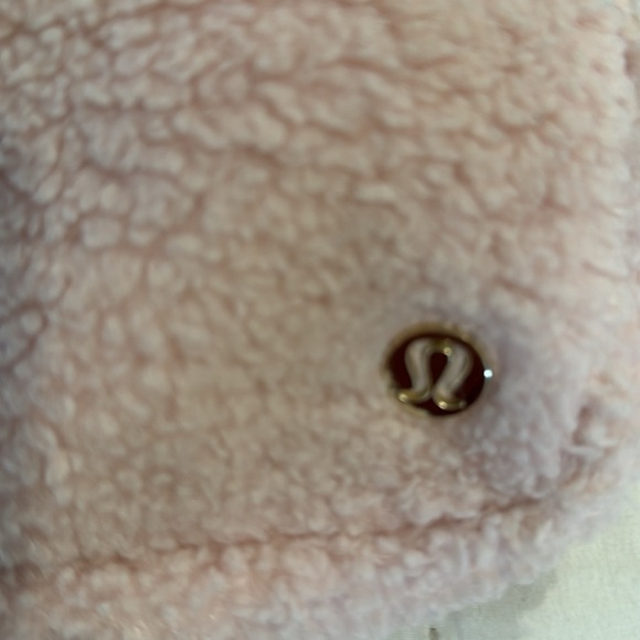 Lululemon Everywhere Belt Bag Fleece (22) - Picture 2 of 9